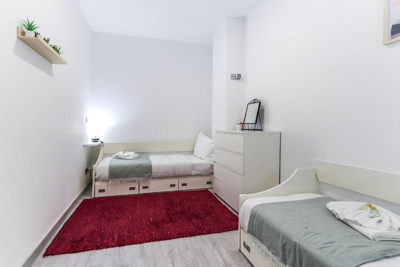 Vita Portucale ! Moscavide Family Apartment Lisbon Luaran gambar