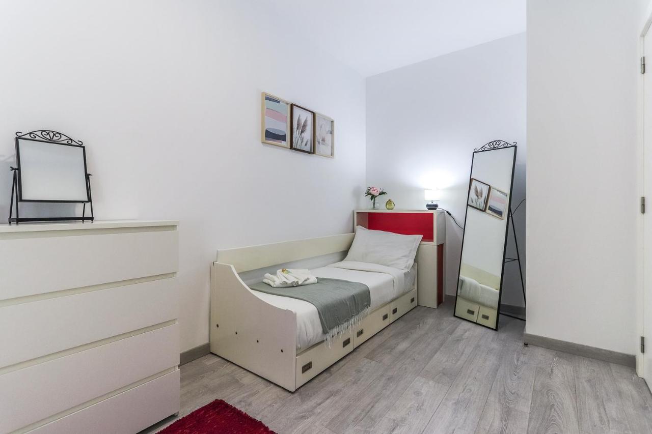 Vita Portucale ! Moscavide Family Apartment Lisbon Luaran gambar