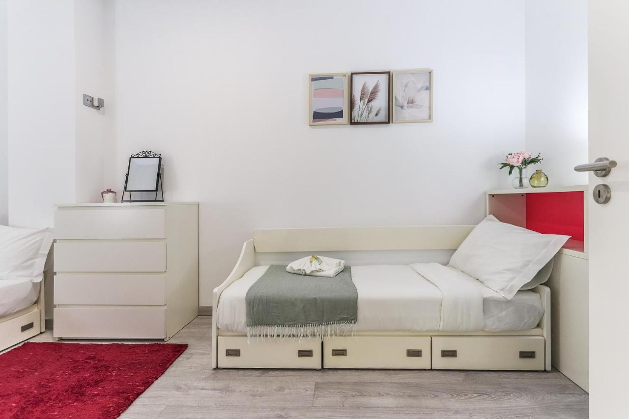 Vita Portucale ! Moscavide Family Apartment Lisbon Luaran gambar